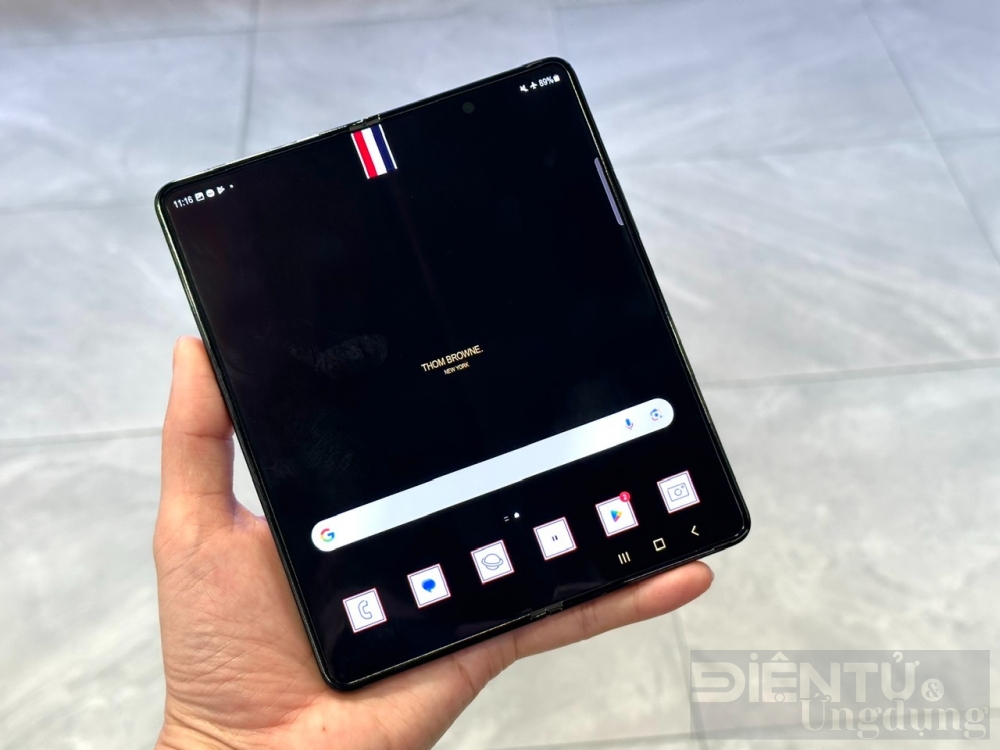 bst galaxy z fold 5 thom browne edition sold out chi sau 10 phut mo ban