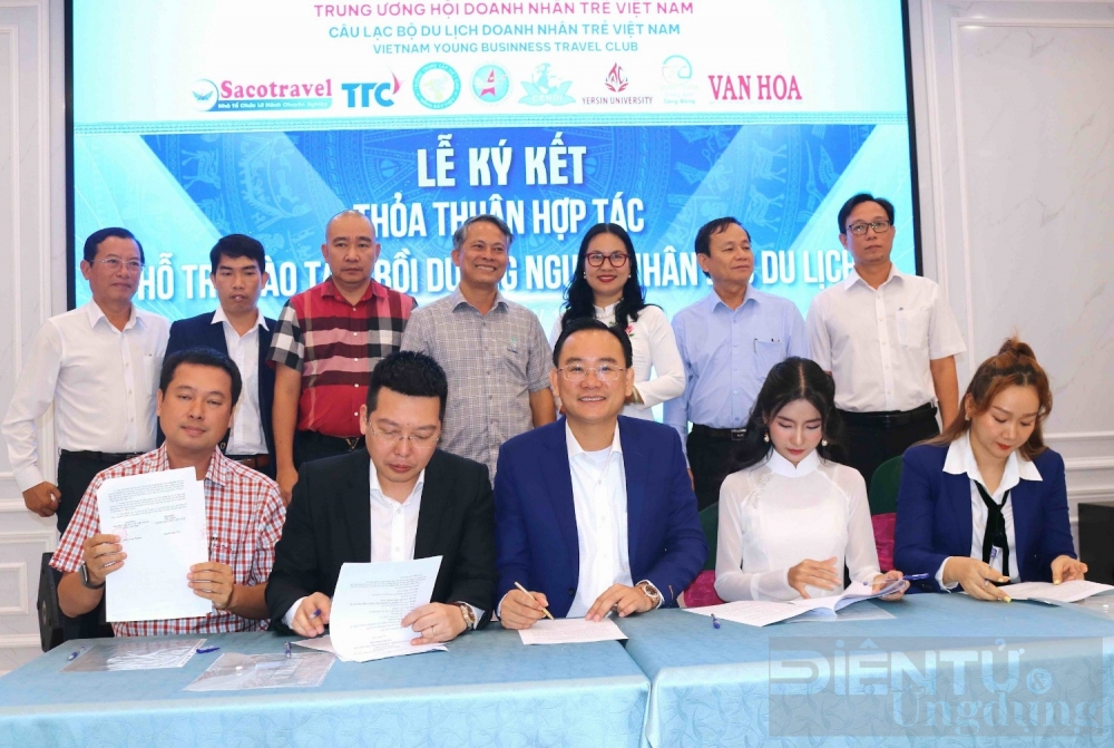 clb du lich doanh nhan tre hop tac dao tao nhan luc du lich cho dong bao xo dang