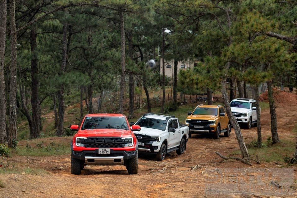 cung ford ranger va everest but pha moi gioi han