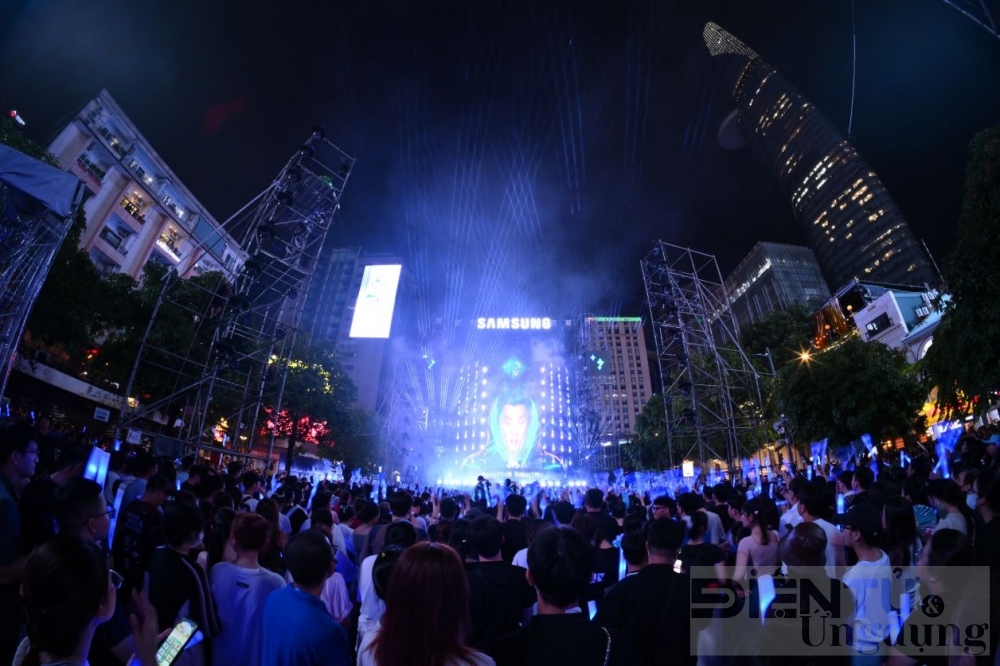 dai tiec am nhac galaxy al immersive thu hut 50000 nguo i tham gia