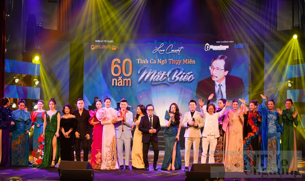 dan nghe si tre gay bat ngo trong dem nhac ngo thuy mien
