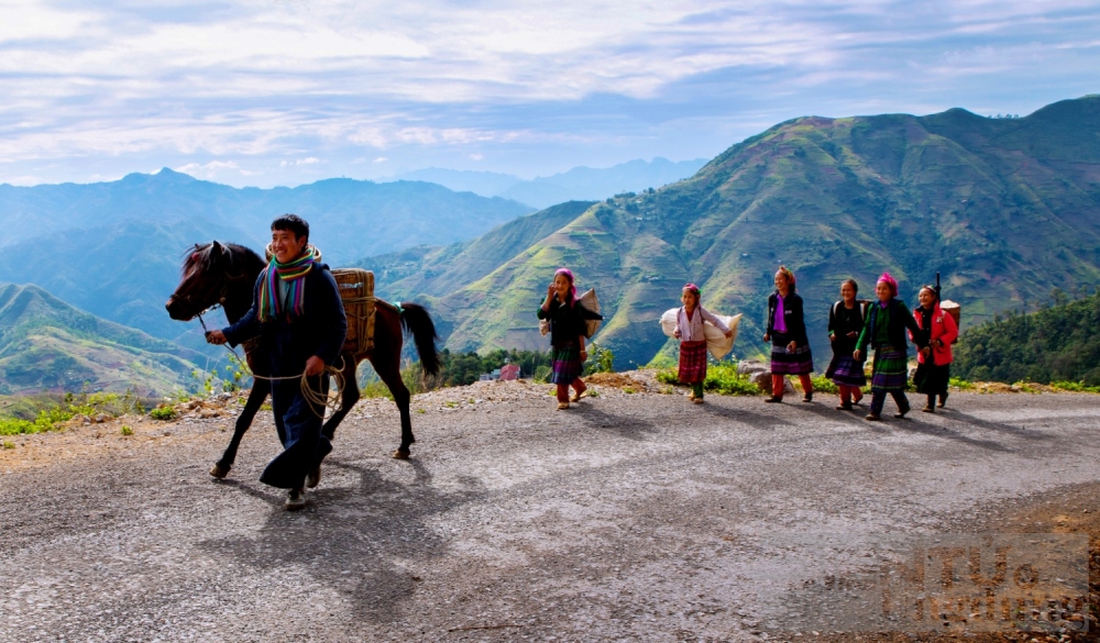 di cho phien ha giang trai nghiem doc dao nhat dinh phai thu