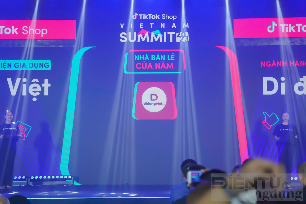 di dong viet livestream ban hang xuyen suot 24 gio