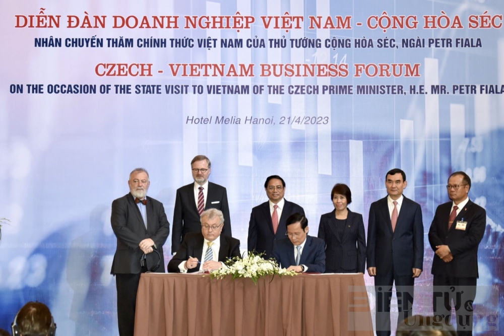 dien dan doanh nghiep viet nam cong hoa sec