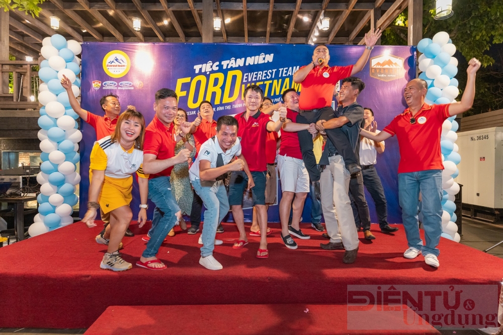 ford everest team vietnam mie n nam nhung con nguoi cua hanh dong