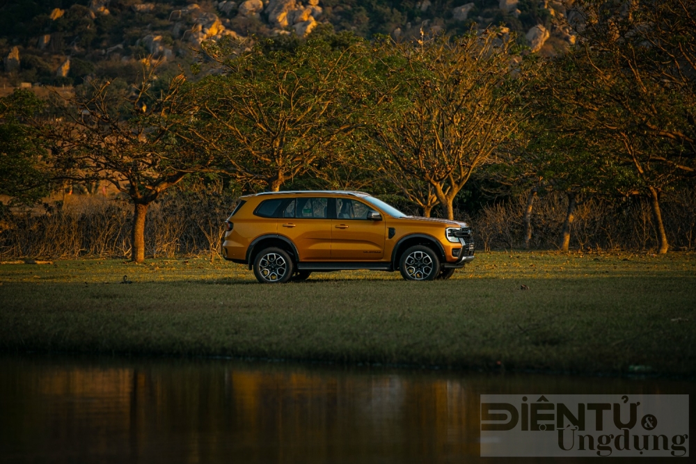 ford everest wildtrak dep manh da dung