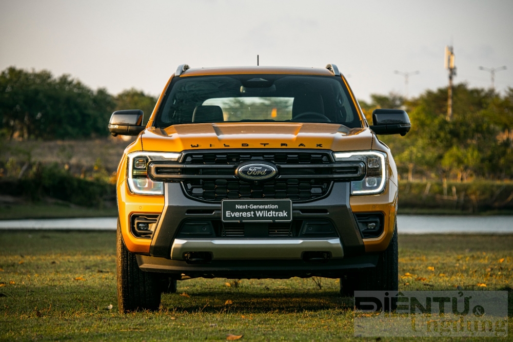 ford everest wildtrak dep manh da dung