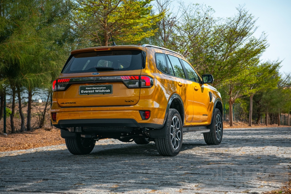 ford everest wildtrak dep manh da dung