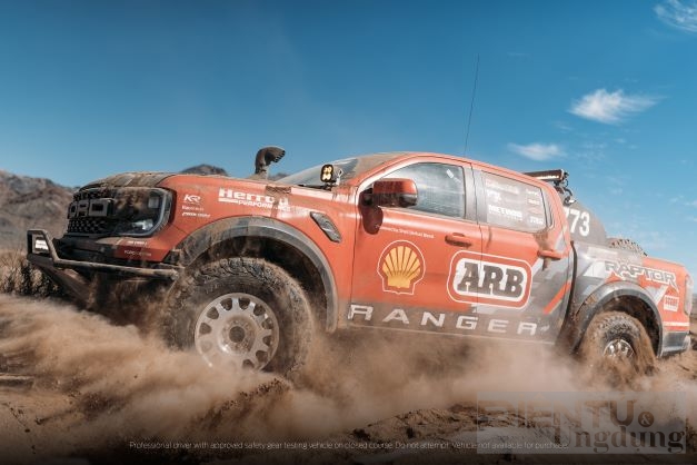 ford ranger raptor san sang chinh phuc giai dua baja 1000