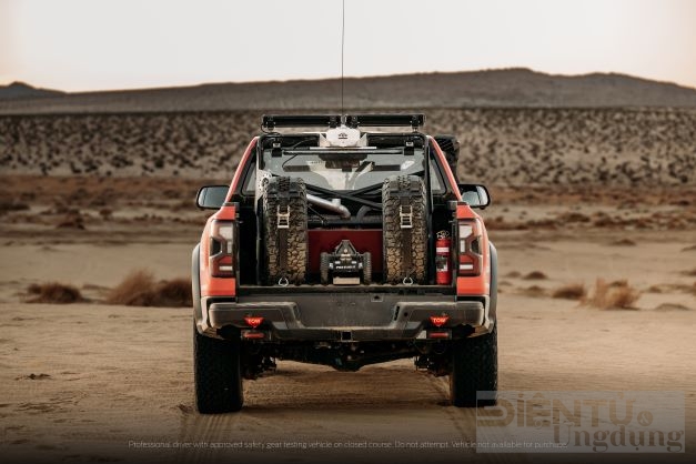 ford ranger raptor san sang chinh phuc giai dua baja 1000