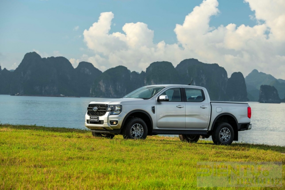 ford viet nam to chuc dai tiec sale