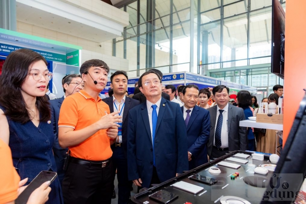 fpt gay an tuong manh tai techconnect and innovation vietnam 2024