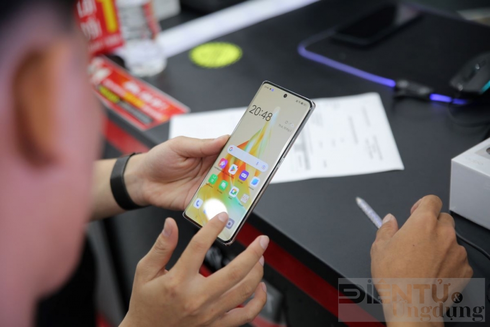 fpt shop chinh thuc mo ban oppo reno8 t series tai viet nam
