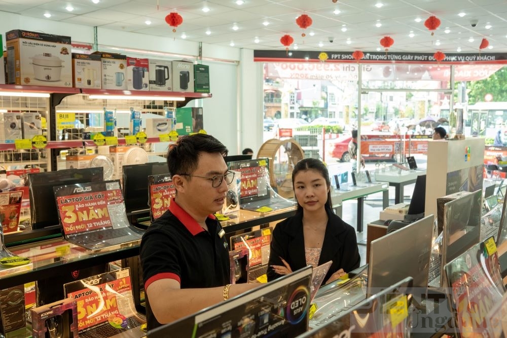 fpt shop uu dai dac quyen cho giao vien khi mua laptop