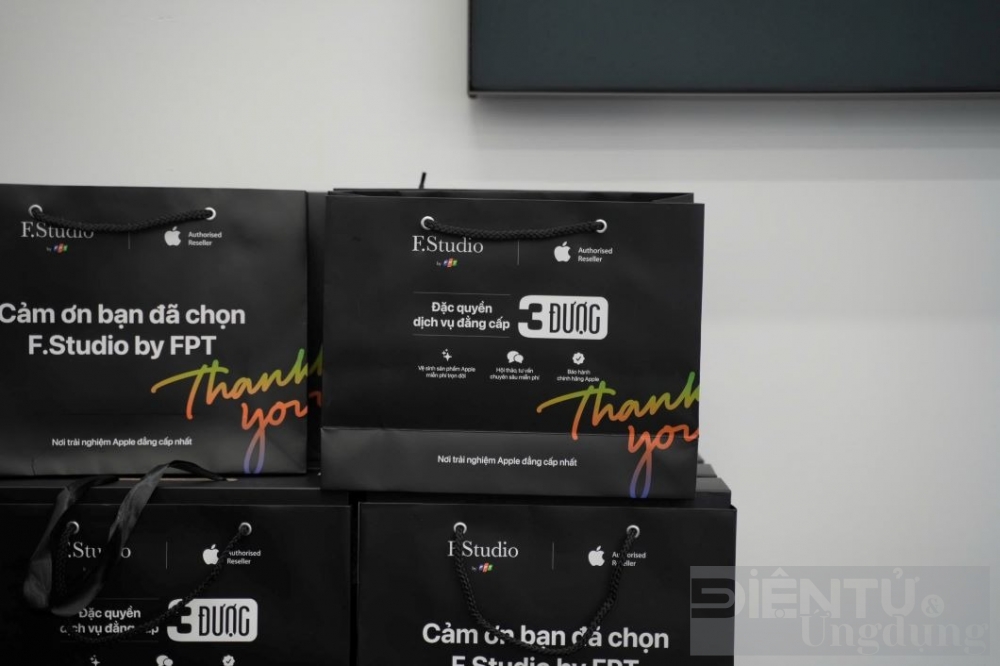 fpt shop va fstudio by fpt du kien giao 20000 may trong 3 ngay dau mo ban