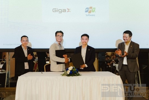 fpt software hop tac voi gigax