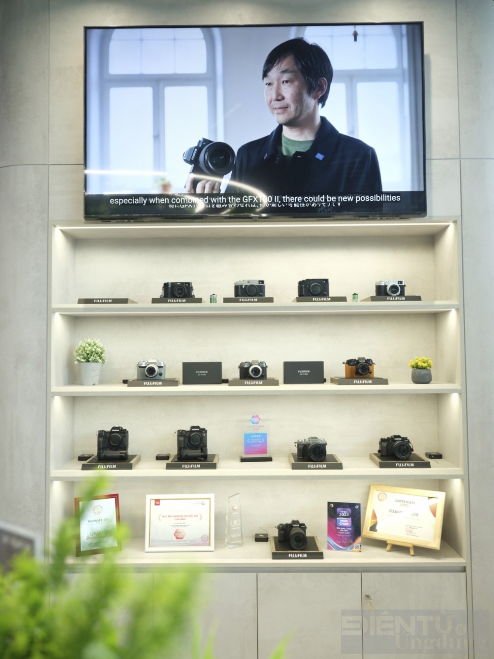 fujifilm viet nam chinh thuc khai truong showroom fujifilm x space tai tp hcm