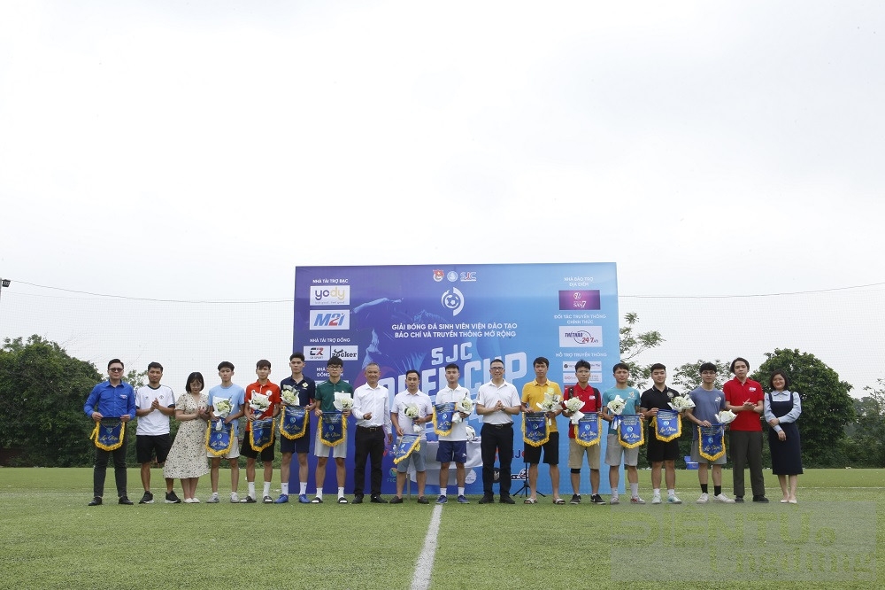 giai bong da sjc open cup 2024 vinh danh 35 nam truyen thong vien bao chi va truyen thong giai bong da sjc open cup 2024 vinh danh 35 nam truyen thong vien bao chi va truyen thong