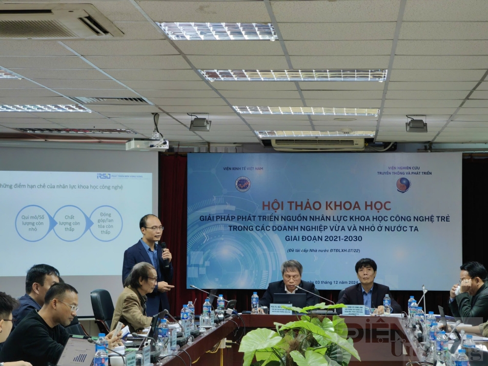 Giải pháp phát triển nhân lực khoa học công nghệ trẻ trong các doanh nghiệp vừa và nhỏ