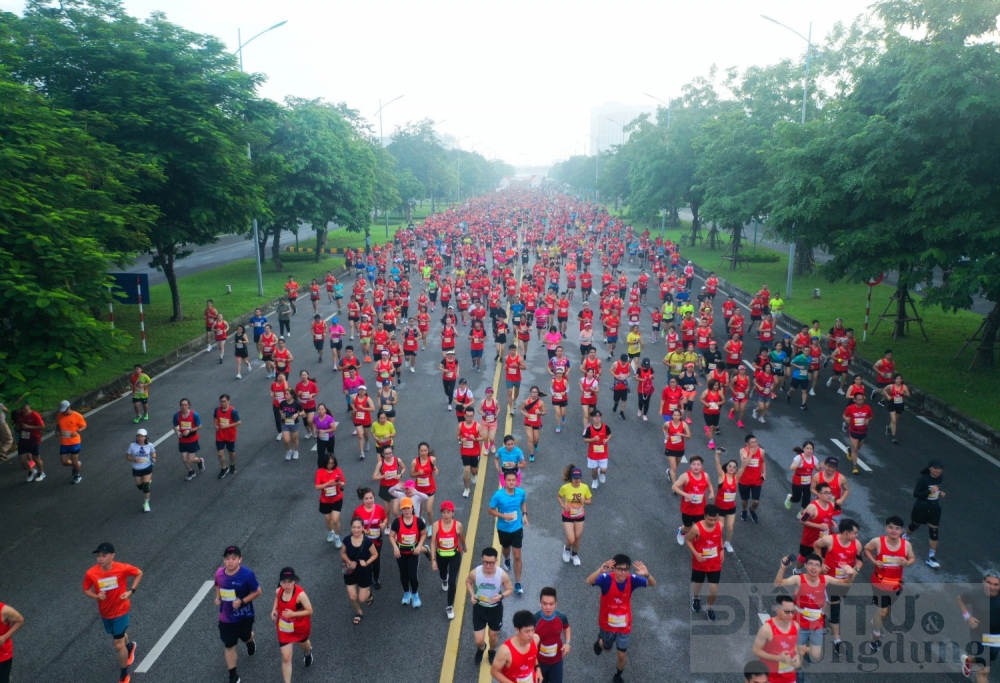 ha noi marathon techcombank mua thu 2 ghi nhan 58 ky luc moi duoc thiet lap o tat ca cac cu ly