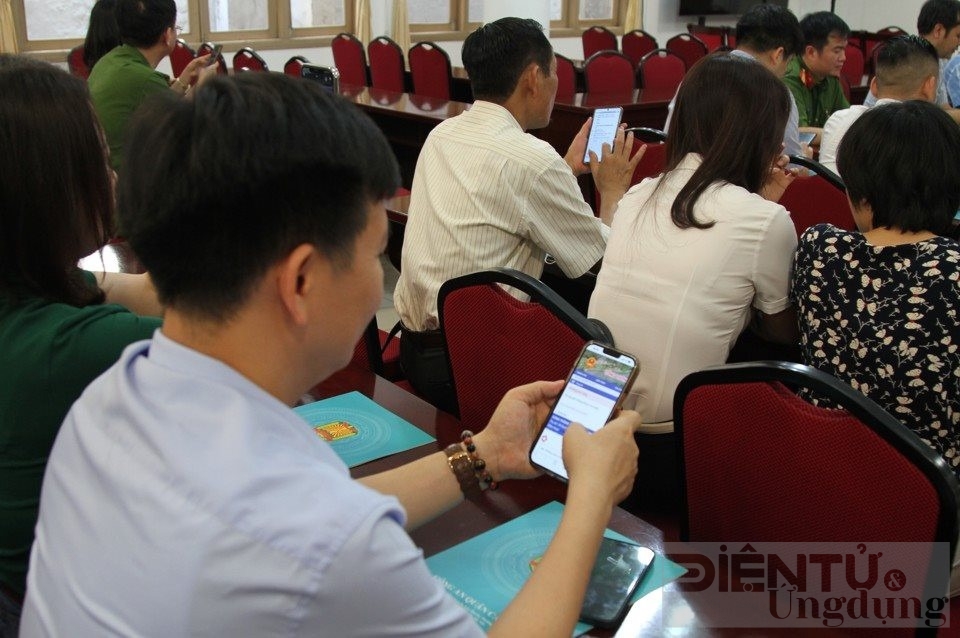 ha noi trien khai ai chatbot giup nguoi dan tim tthc tu mot lan cham