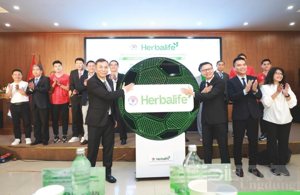 herbalife viet nam tiep tuc dong hanh cung lien doan bong da quoc gia viet nam