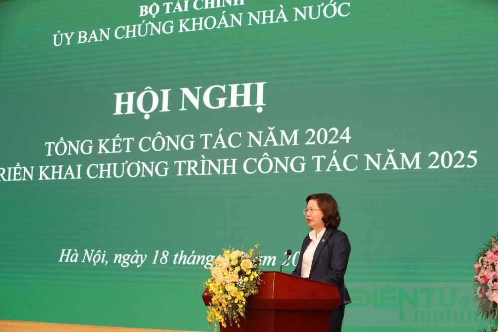 Hội nghị tổng kết công tác chỉ đạo điều hành năm 2024 và triển khai nhiệm vụ năm 2025 của UBCKNN