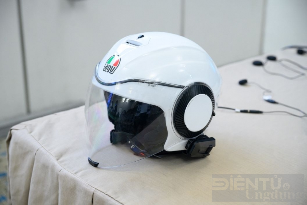 htcamera va cardo systems ra mat tai nghe cao cap danh cho biker