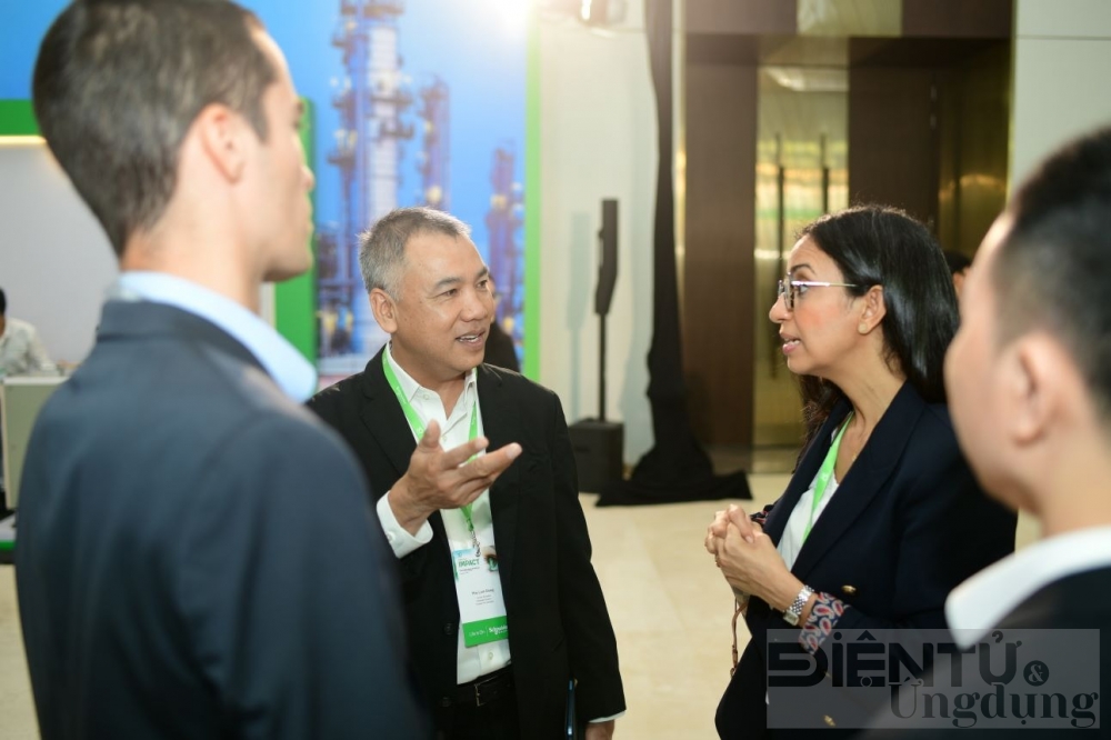 innovation summit 2024 su kien ghi dau hanh trinh 30 nam dong hanh cung viet nam cua schneider electric