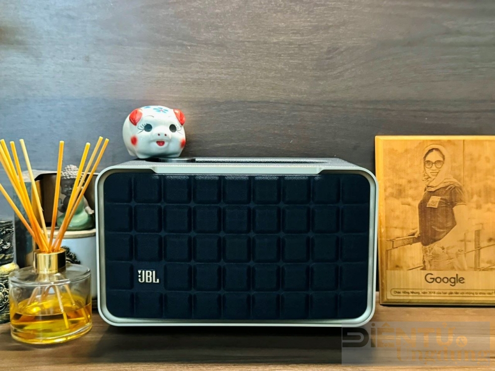 jbl authentics 200 mon qua dam chat co dien