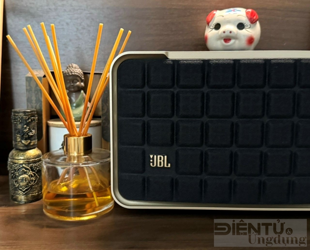 jbl authentics 200 mon qua dam chat co dien