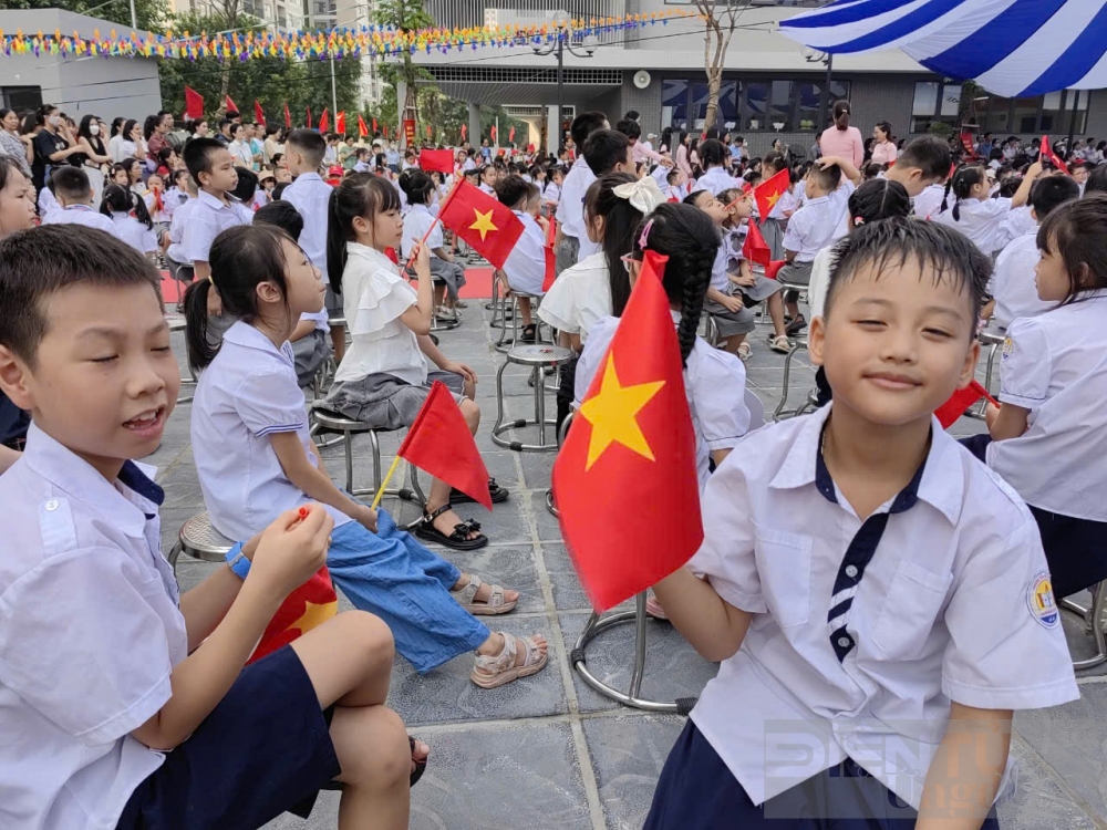 khai giang dau tien tai truong tay mo 3 niem hy vong tu ngoi truong moi