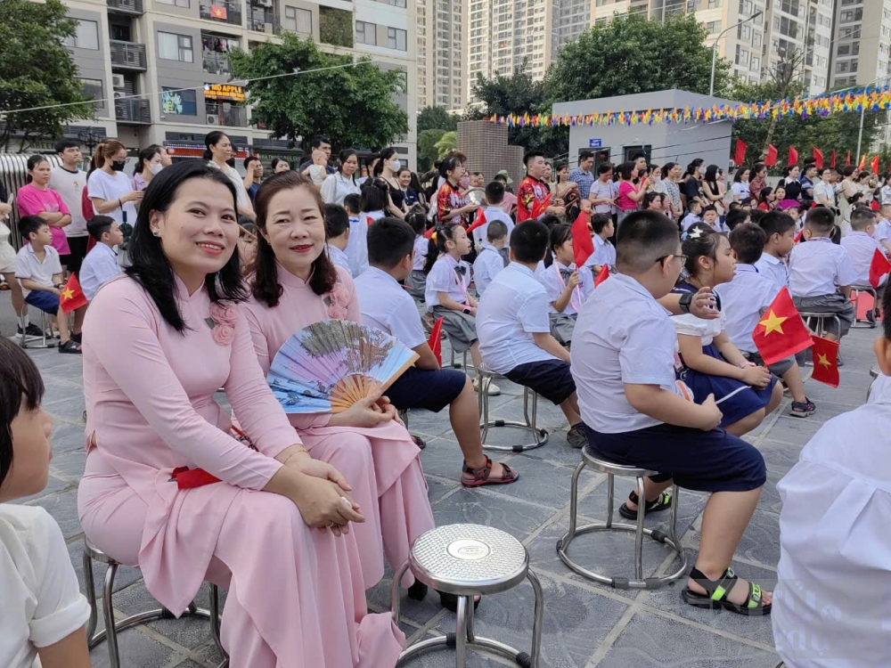 khai giang dau tien tai truong tay mo 3 niem hy vong tu ngoi truong moi