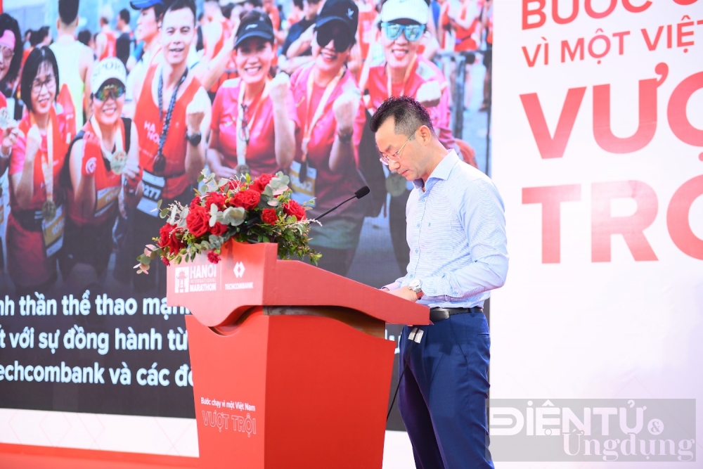 khai mac giai marathon quoc te ha noi techcombank mua thu 3