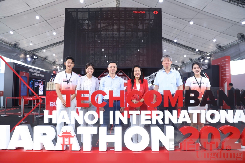 khai mac giai marathon quoc te ha noi techcombank mua thu 3