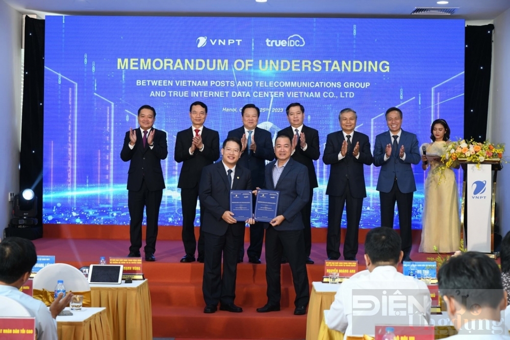 kham pha trung tam du lieu lon nhat viet nam vnpt idc hoa lac