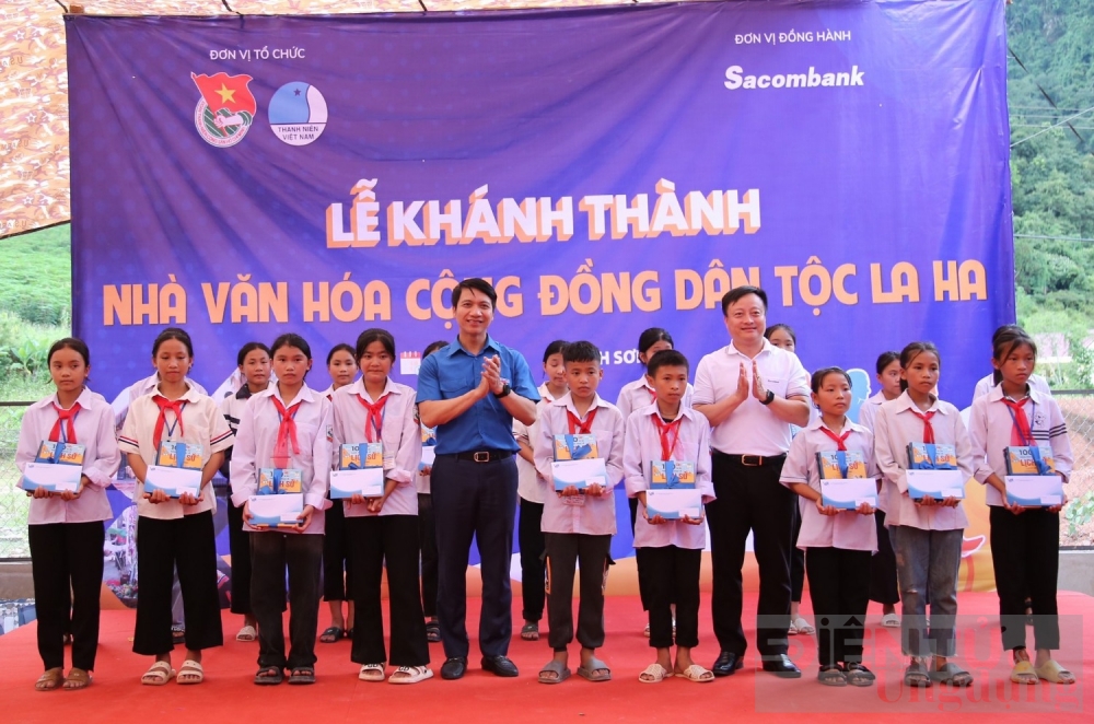 khanh thanh nha van hoa cong dong dan toc la ha