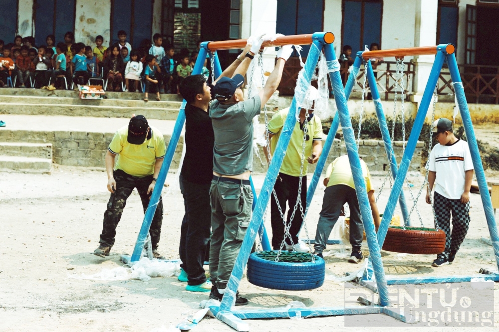 khoi am mua dong danh thuc khat khao den truong cua hoc sinh vung cao