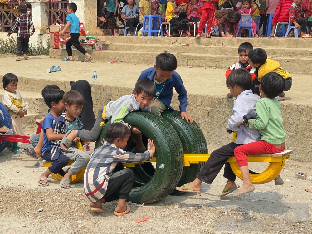 khoi am mua dong danh thuc khat khao den truong cua hoc sinh vung cao