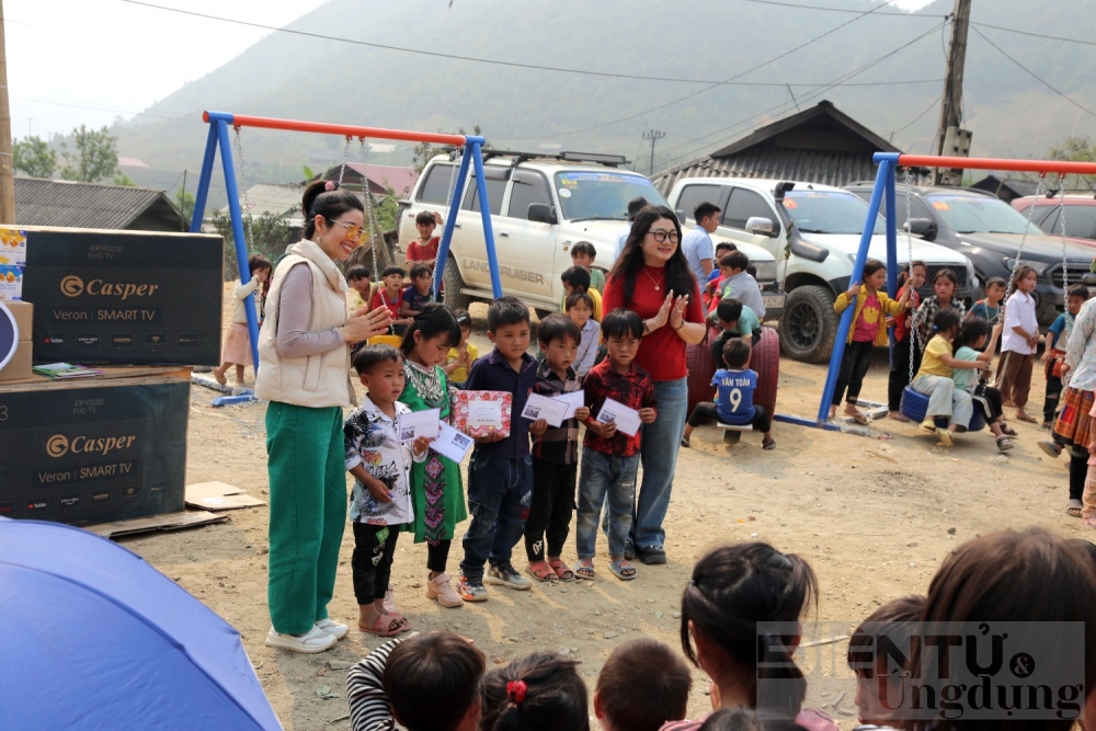 khoi am mua dong danh thuc khat khao den truong cua hoc sinh vung cao