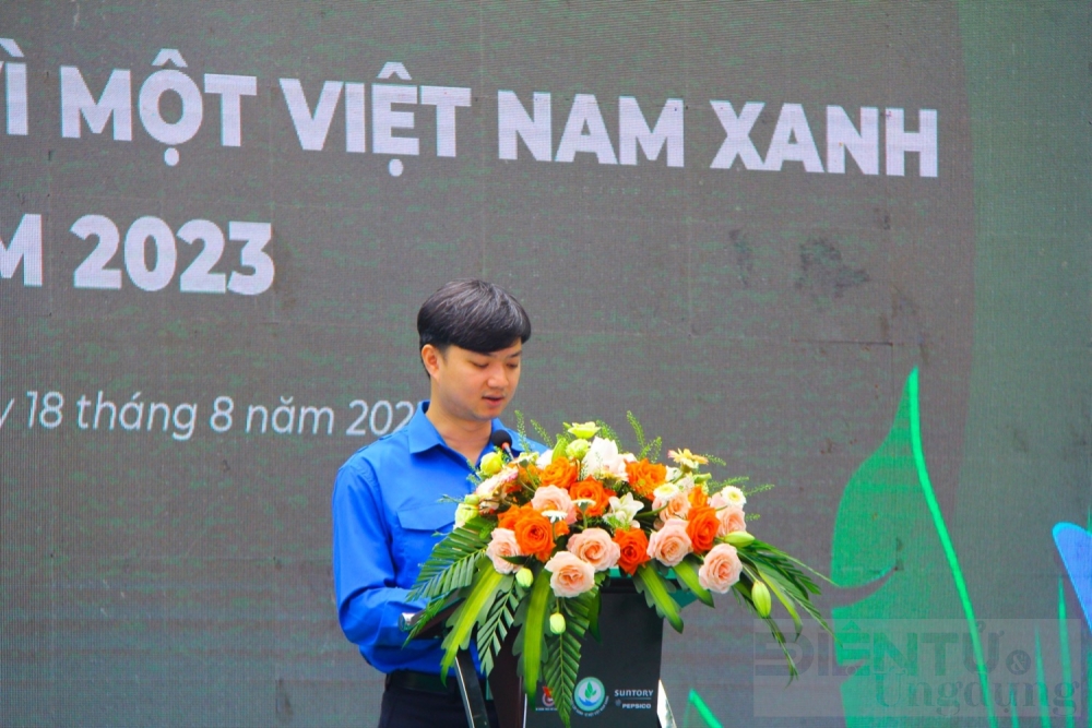 khoi dong chuong trinh trieu cay xanh vi mot viet nam xanh nam 2023