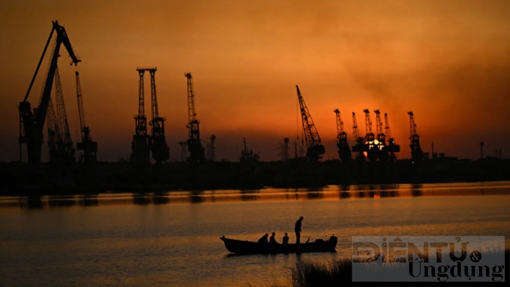 khung hoang nuoc co hoi hoa binh hay moi lua cho xung dot toan cau