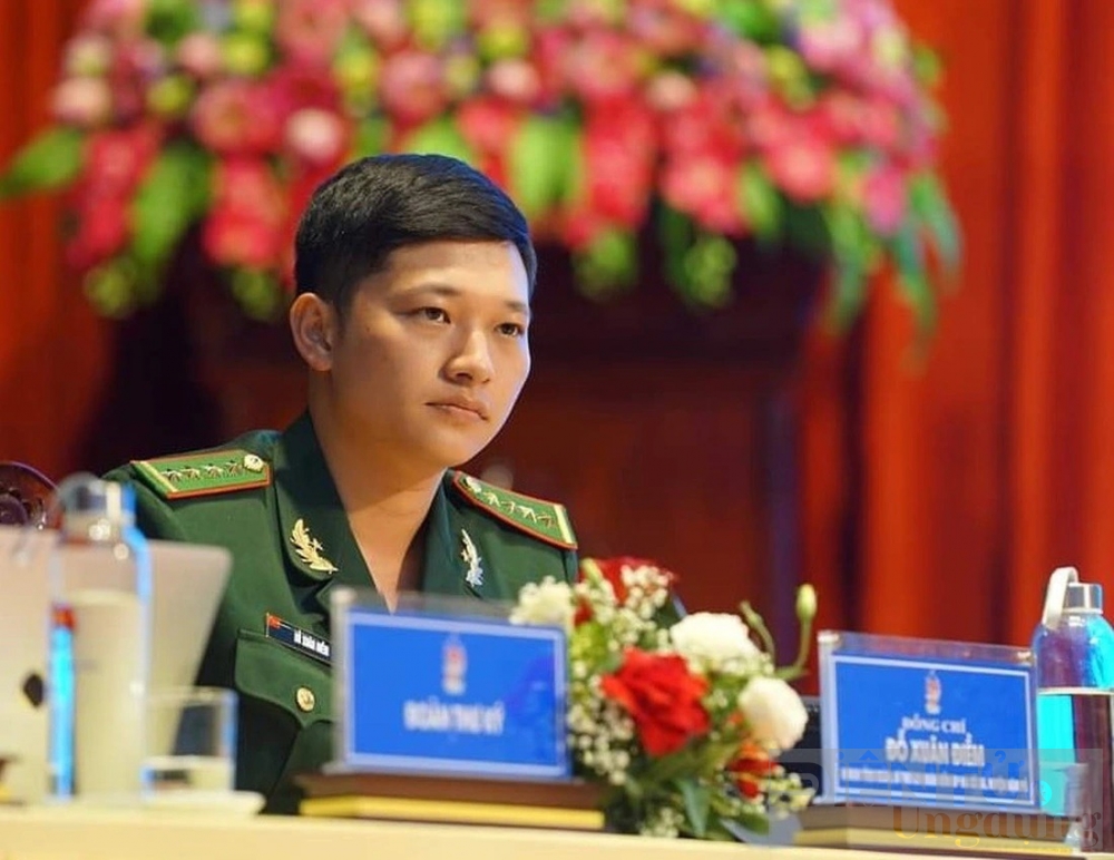 kinh tien to ng bi thu nguyen phu trong mot nhan cach lon cu a dan toc