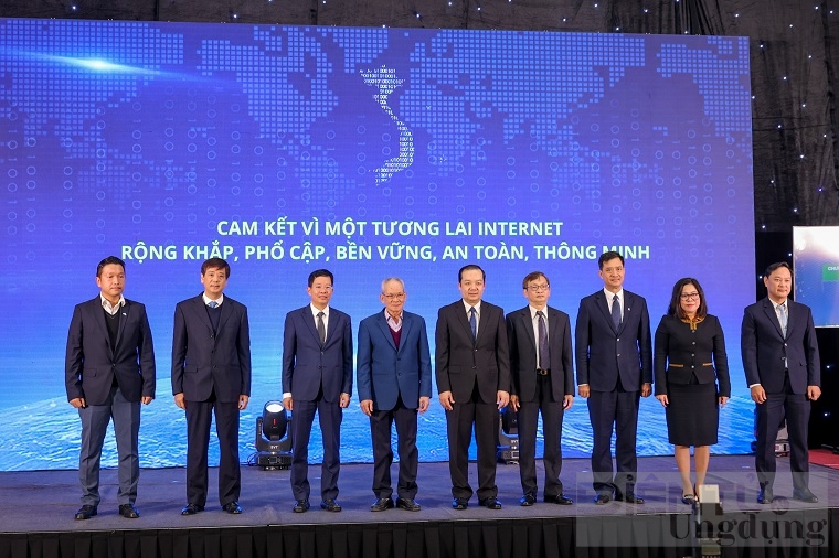 ky niem 25 nam khai truong dich vu internet viet nam va nam thu 11 su kien internet day