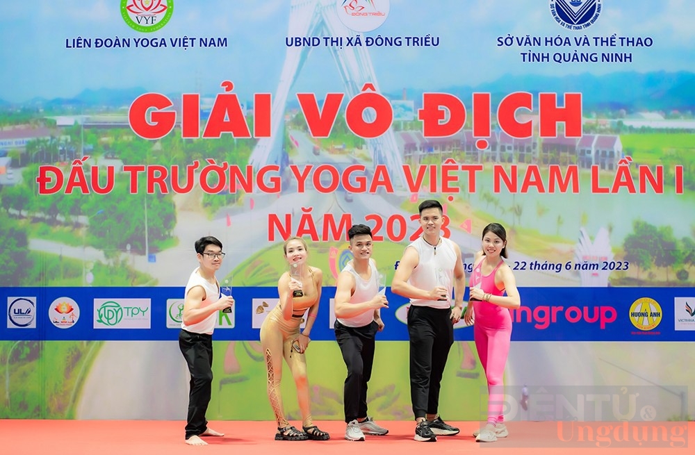 lan dau to chuc giai vo dich dau truong yoga viet nam