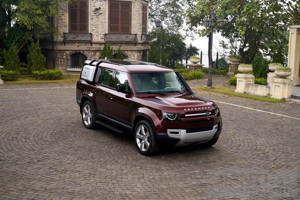 land rover defender 130 moi chuyen gia off roard va on road