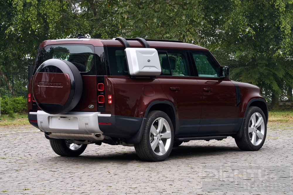 land rover defender 130 moi chuyen gia off roard va on road