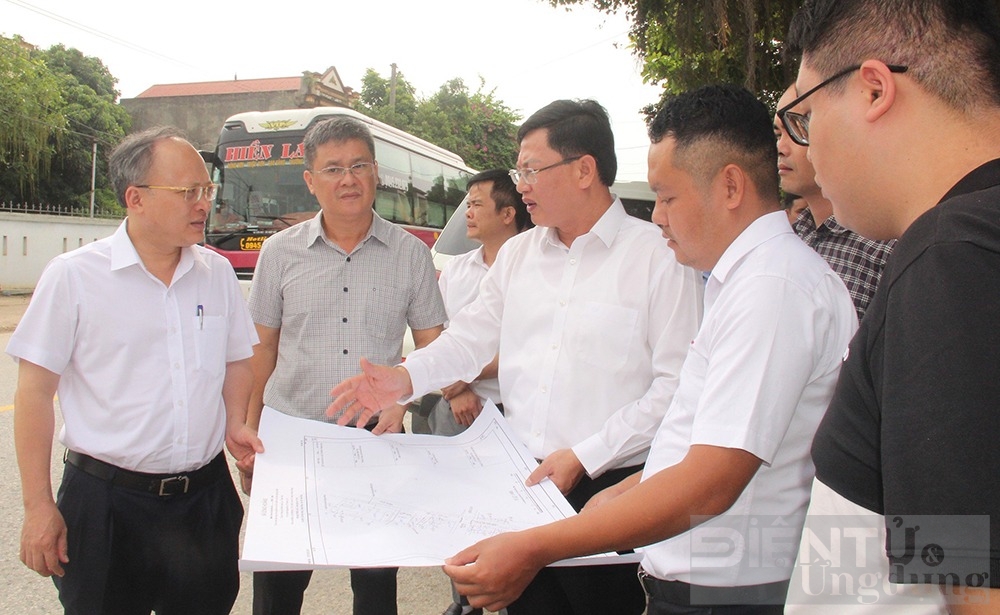 lanh dao tinh thanh hoa dong loat kiem tra tien do thi cong du an duong day 500kv mach 3