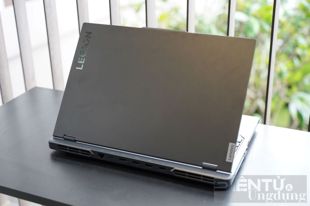 lenovo legion pro 5i lua chon dang gia trong phan khuc