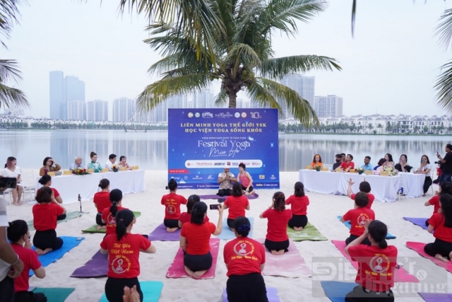 500 người tham gia đồng diễn Yoga tại Festival Yoga mùa Hè 2023